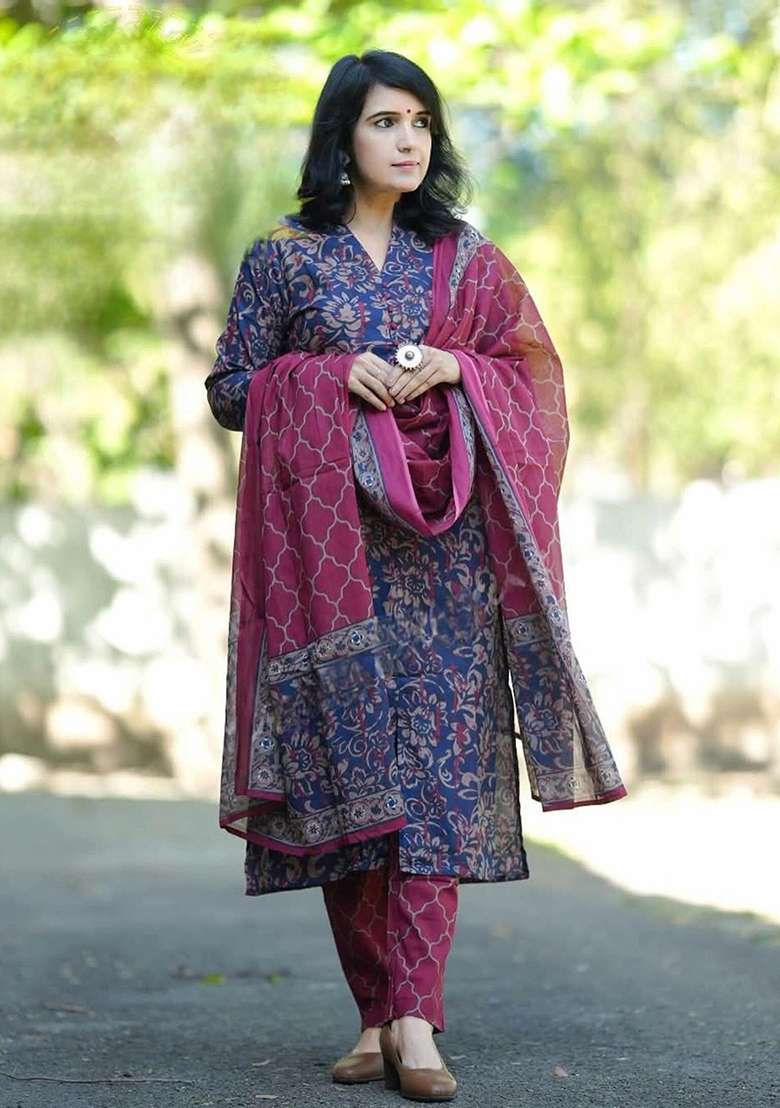 Blue Embroidery Viscose Kurta Set - Indya