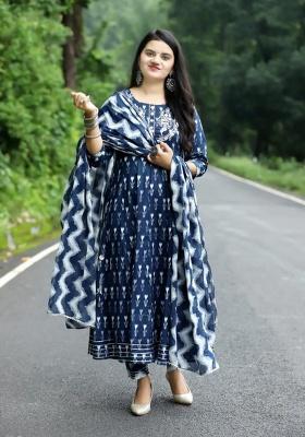 Blue Embroidery Viscose Kurta Set
