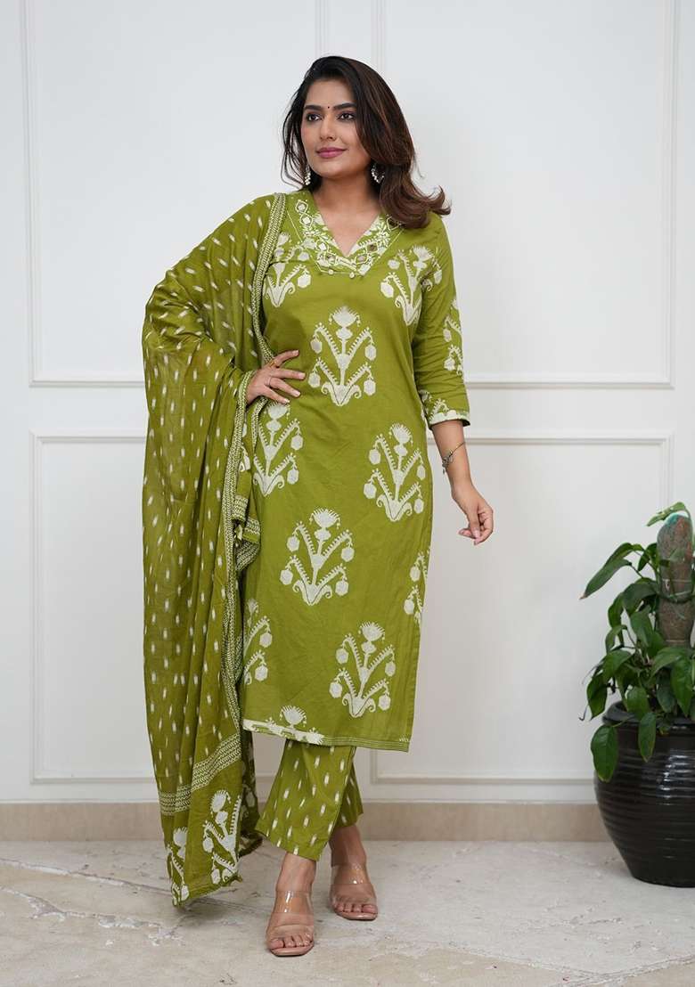 Green Embroidery Viscose Kurta Set - Indya