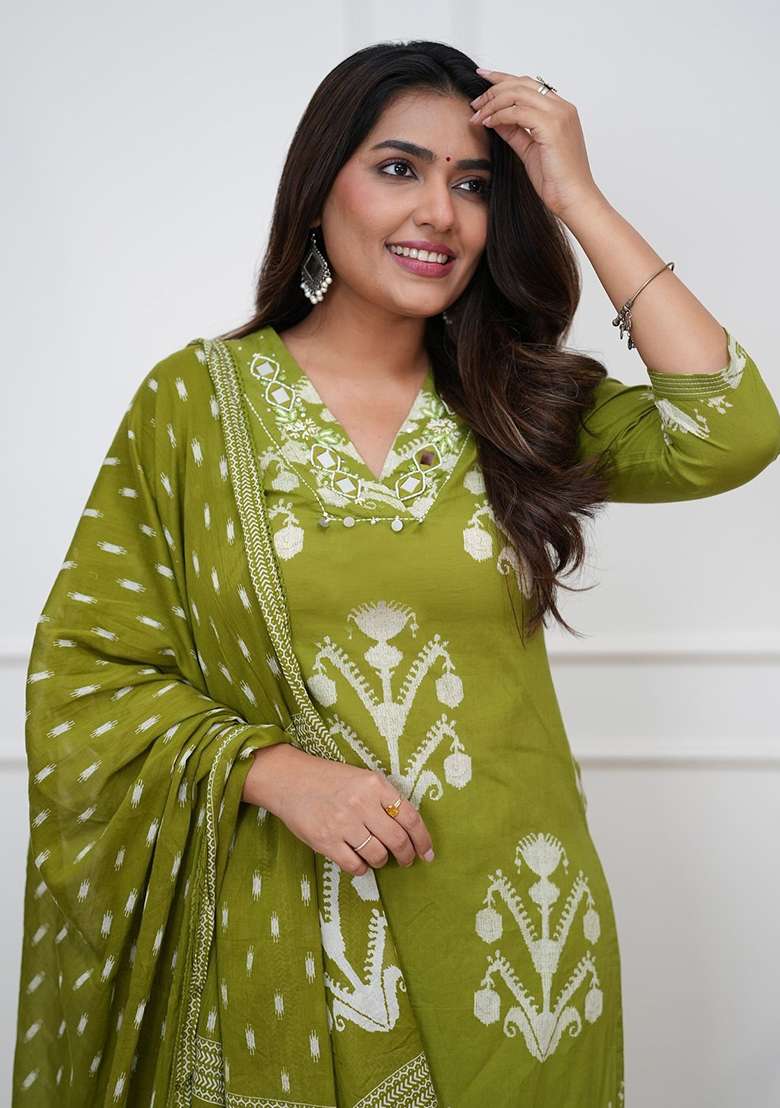 Green Embroidery Viscose Kurta Set - Indya