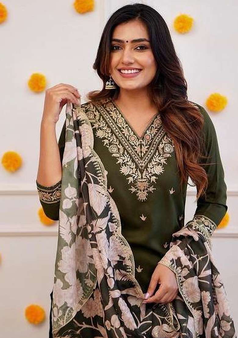 Green Embroidery Viscose Kurta Set - Indya