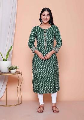 Green Embroidery Rayon Kurta Set