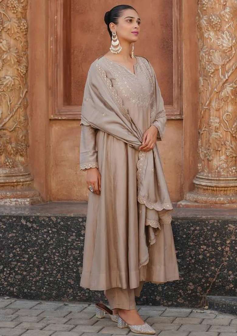 Cream Embroidery Silk Kurta Set - Indya