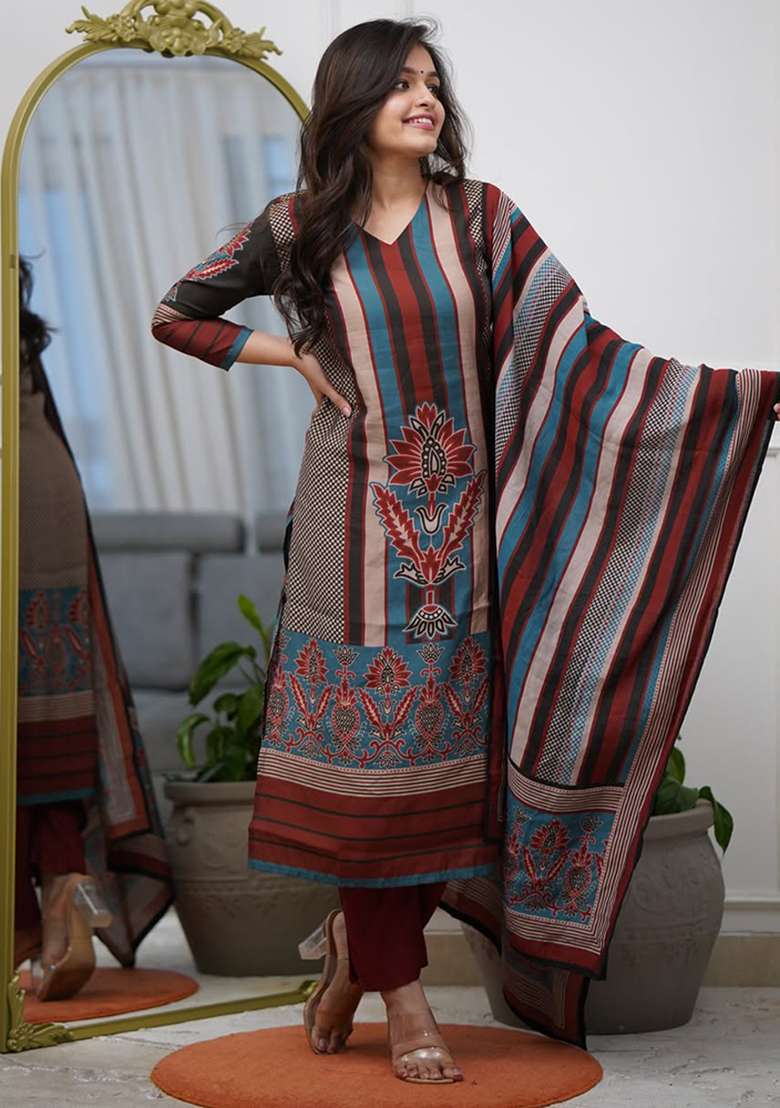 Black Embroidery Rayon Kurta Set - Indya