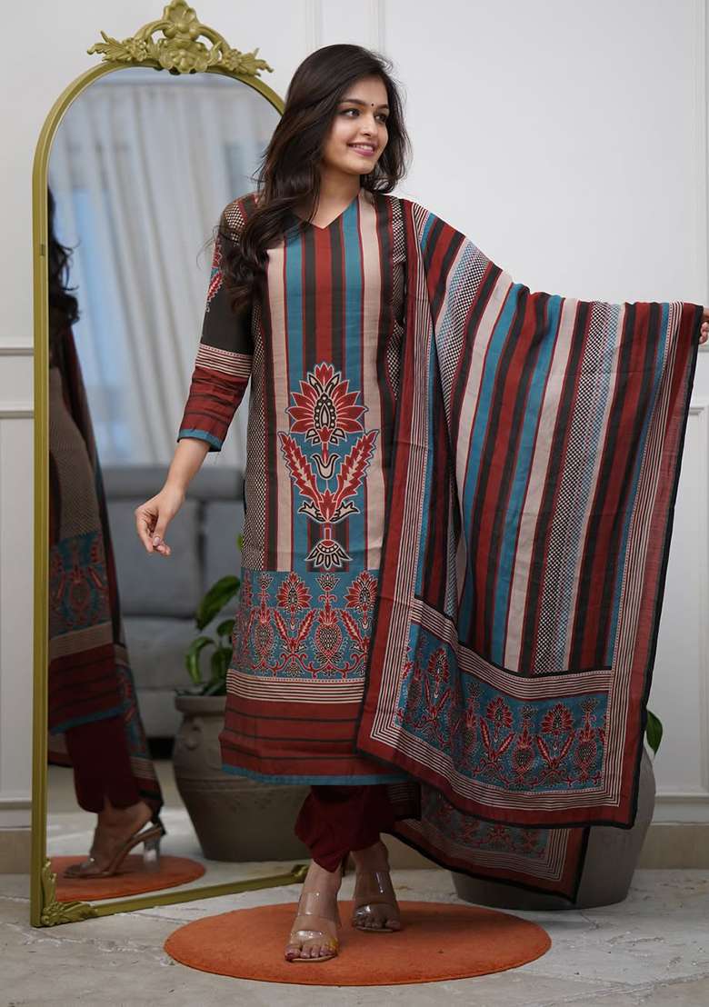 Black Embroidery Rayon Kurta Set - Indya