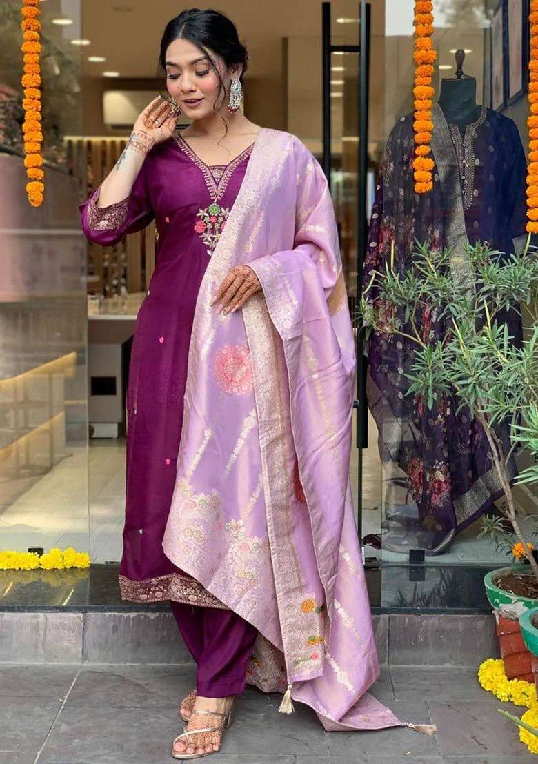 Purple Embroidery Chanderi Kurta Set - Indya