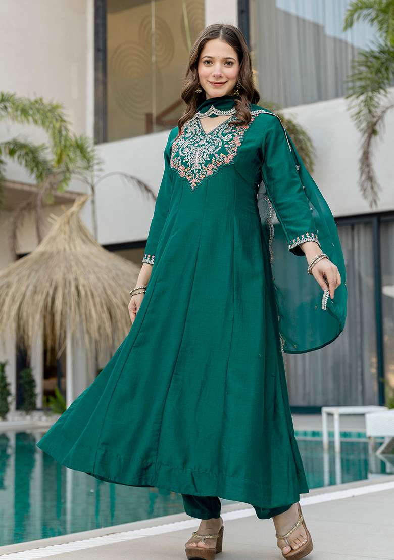 Green Embroidery Chiffon Kurta Set - Indya