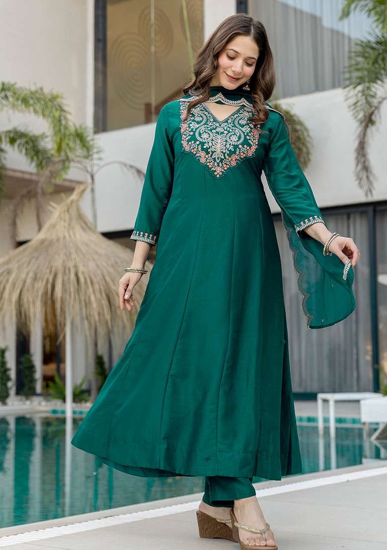 Green Embroidery Chiffon Kurta Set - Indya