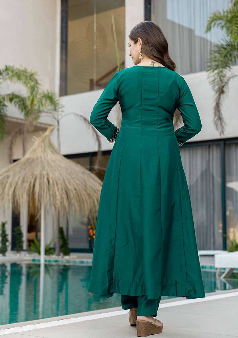 Green Embroidery Chiffon Kurta Set - Indya