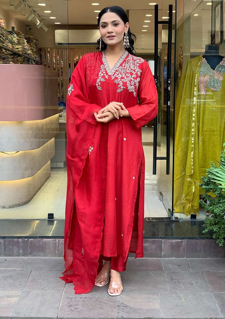 Red Embroidery Chanderi Kurta Set - Indya