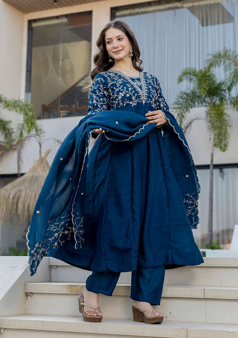Blue Embroidery Chanderi Kurta Set - Indya