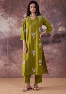 Green Embroidery Silk Blend Kurta Set