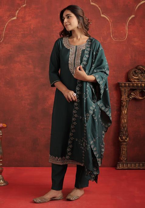 Green Embroidery Silk Blend Kurta Set