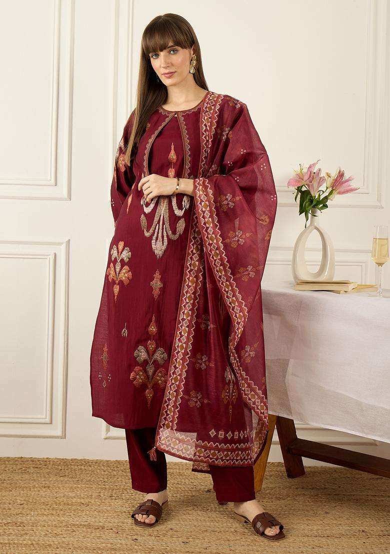 Maroon Embroidery Silk Blend Kurta Set - Indya