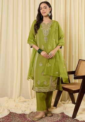 Green Embroidery Silk Blend Kurta Set