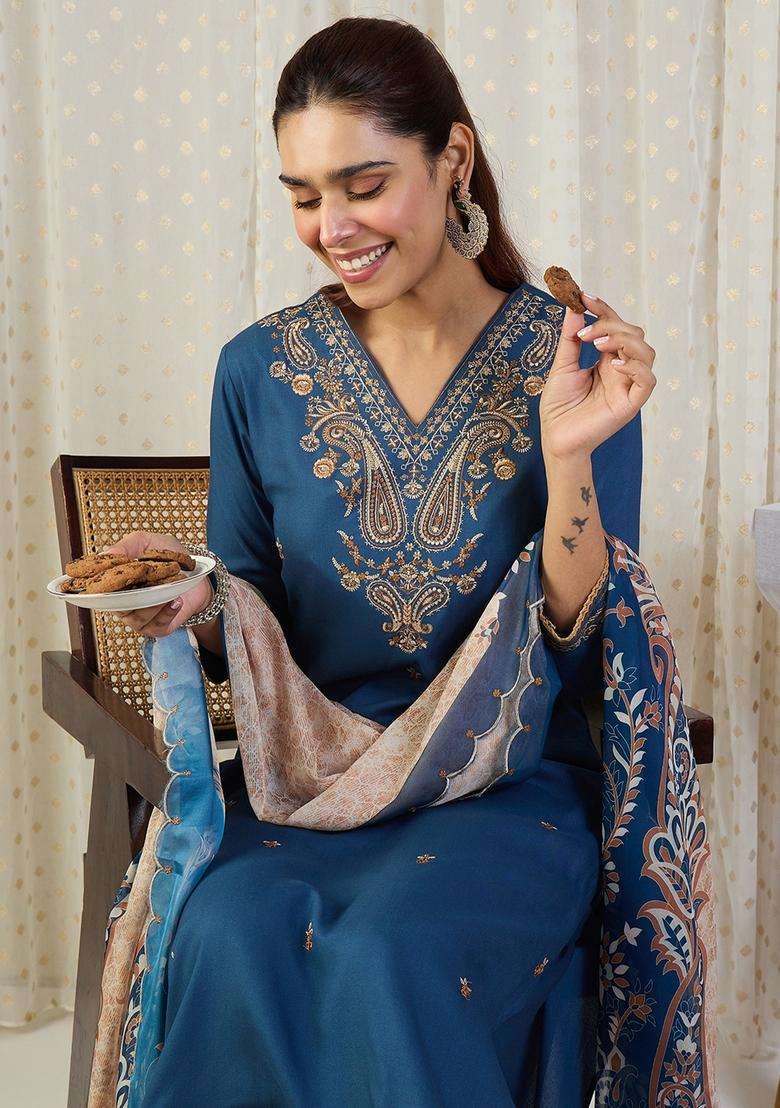 Blue Embroidered Rayon Pakistani Suit Set - Indya