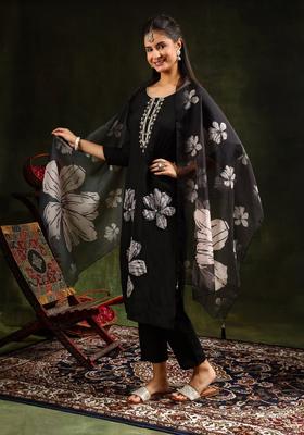 Black Embroidery Chanderi Kurta Set