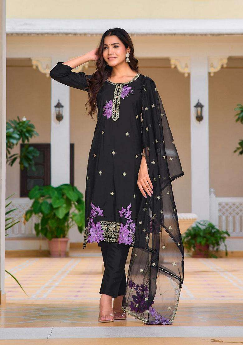 Black Embroidered Chanderi Straight Kurta Set - Indya