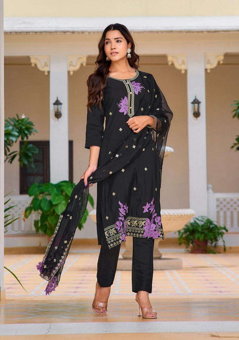 Black Embroidered Chanderi Straight Kurta Set - Indya