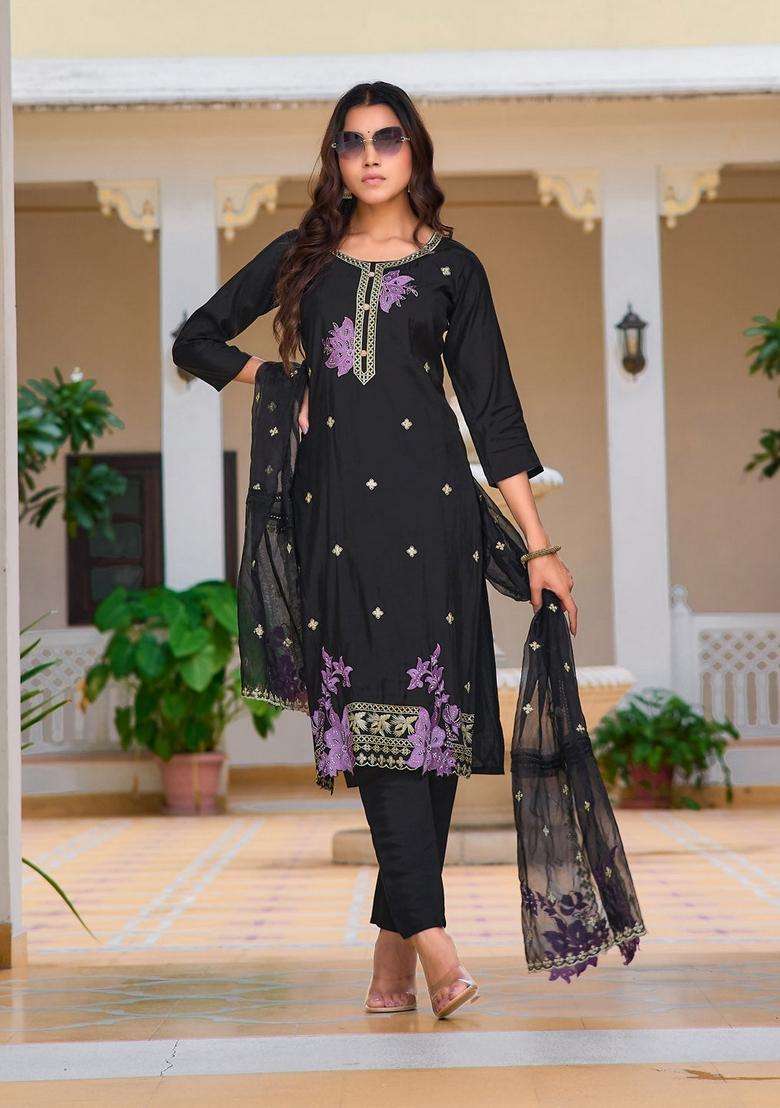 Black Embroidered Chanderi Straight Kurta Set - Indya
