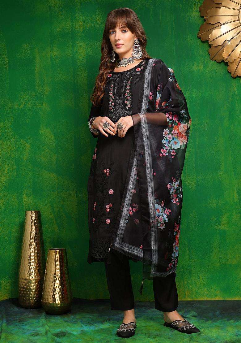 Black Embroidered Chanderi Straight Kurta Set - Indya