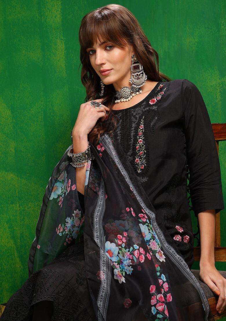 Black Embroidered Chanderi Straight Kurta Set - Indya