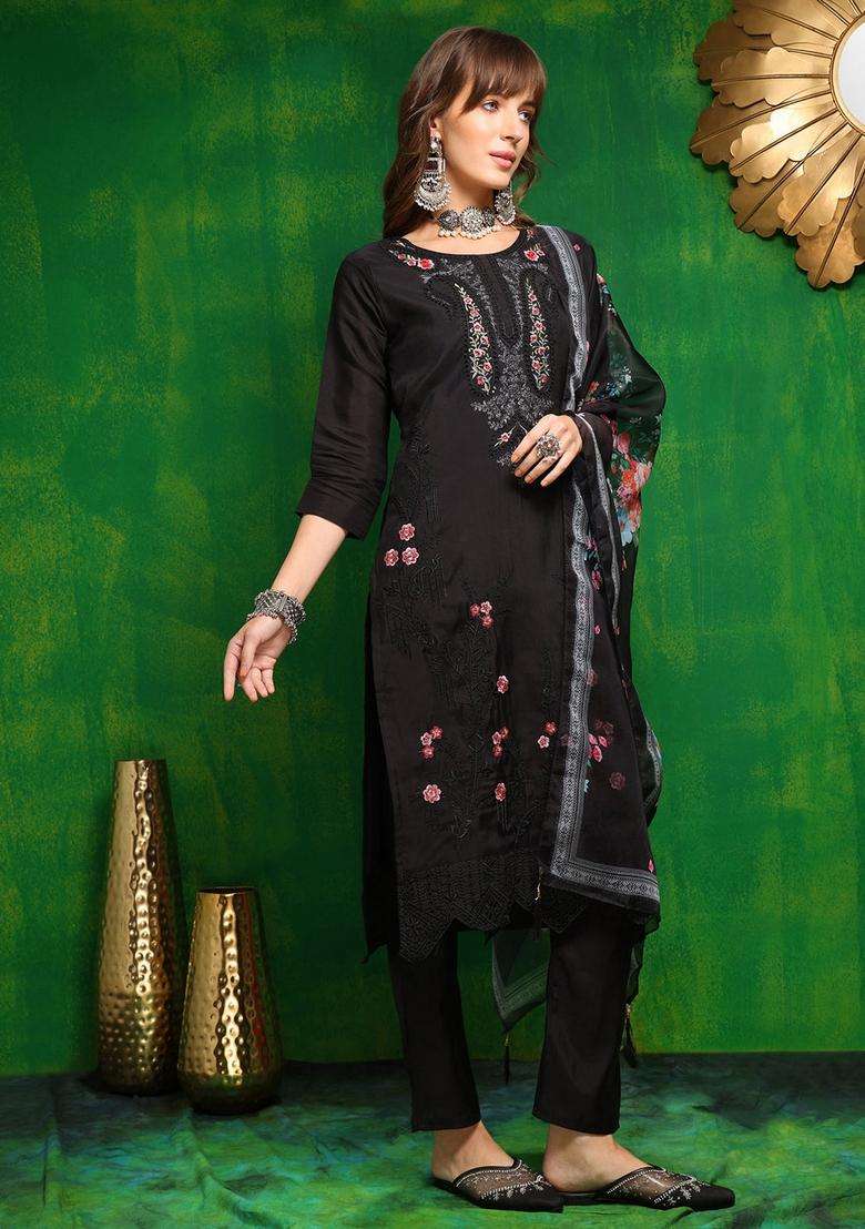 Black Embroidered Chanderi Straight Kurta Set - Indya