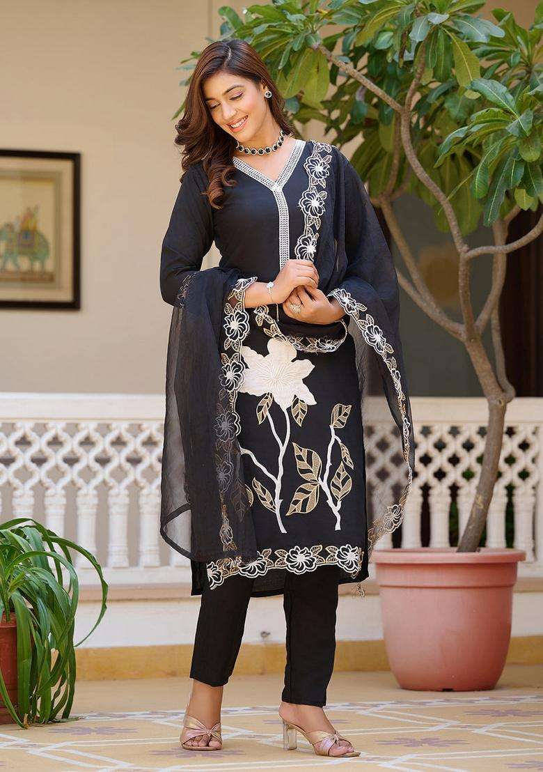 Black Embroidered Chanderi Straight Kurta Set - Indya
