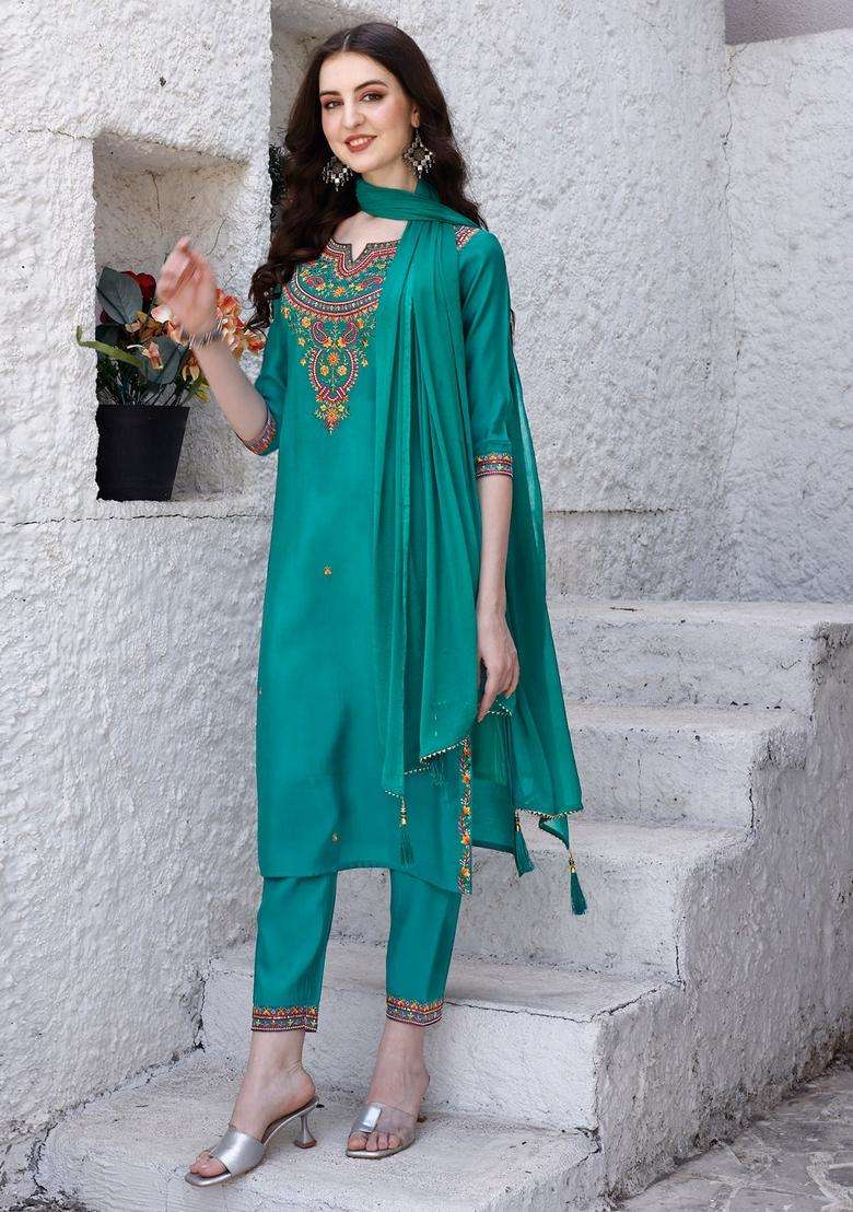 Green Embroidered Rayon Straight Kurta Set - Indya