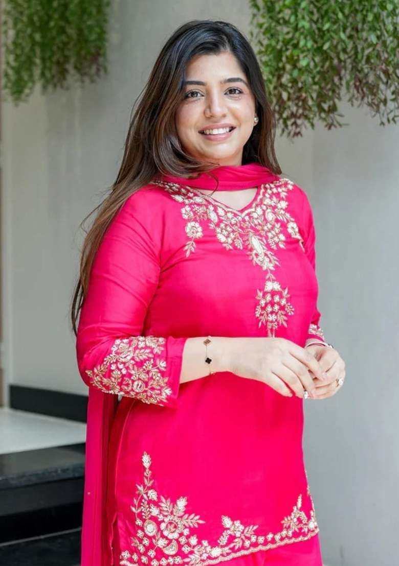 Pink Embroidery Chanderi Kurta Set - Indya