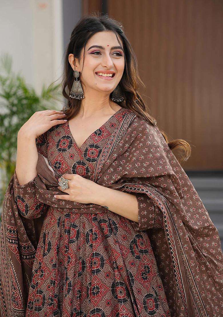 Brown Digital Print Muslin Kurta Set - Indya