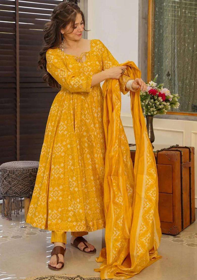 Yellow Digital Print Muslin Kurta Set - Indya