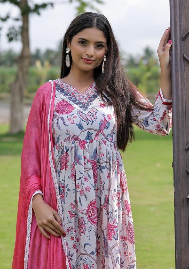 Off White Embroidery Rayon Kurta Set - Indya