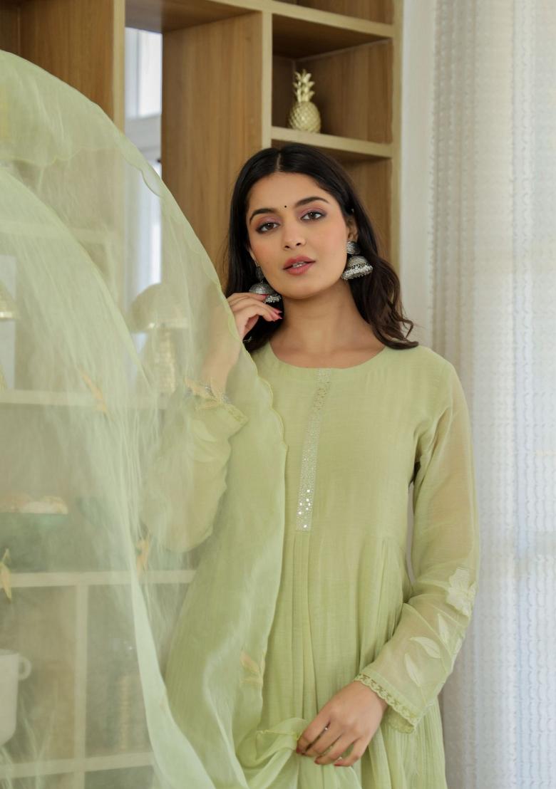 Green Embroidery Chanderi Kurta Set - Indya