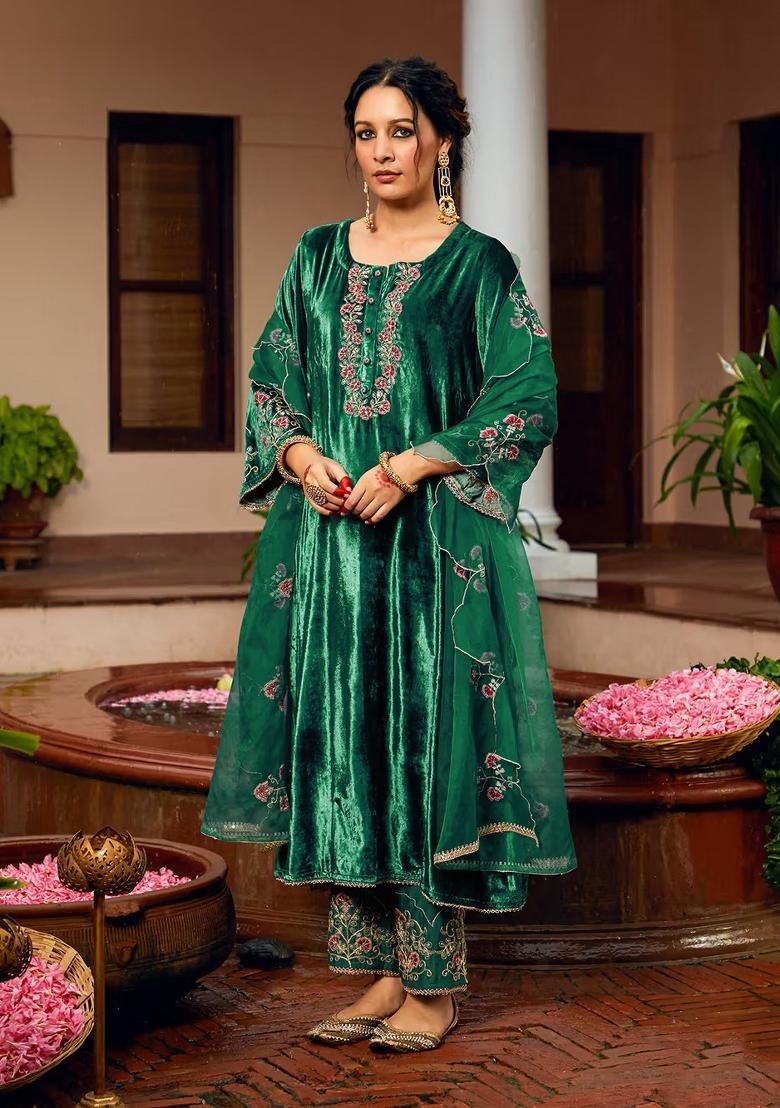 Green Embroidery Velvet Kurta Set - Indya