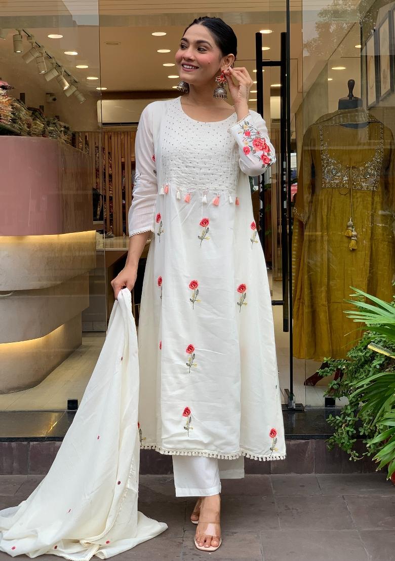 Off White Embroidery Chanderi Kurta Set - Indya