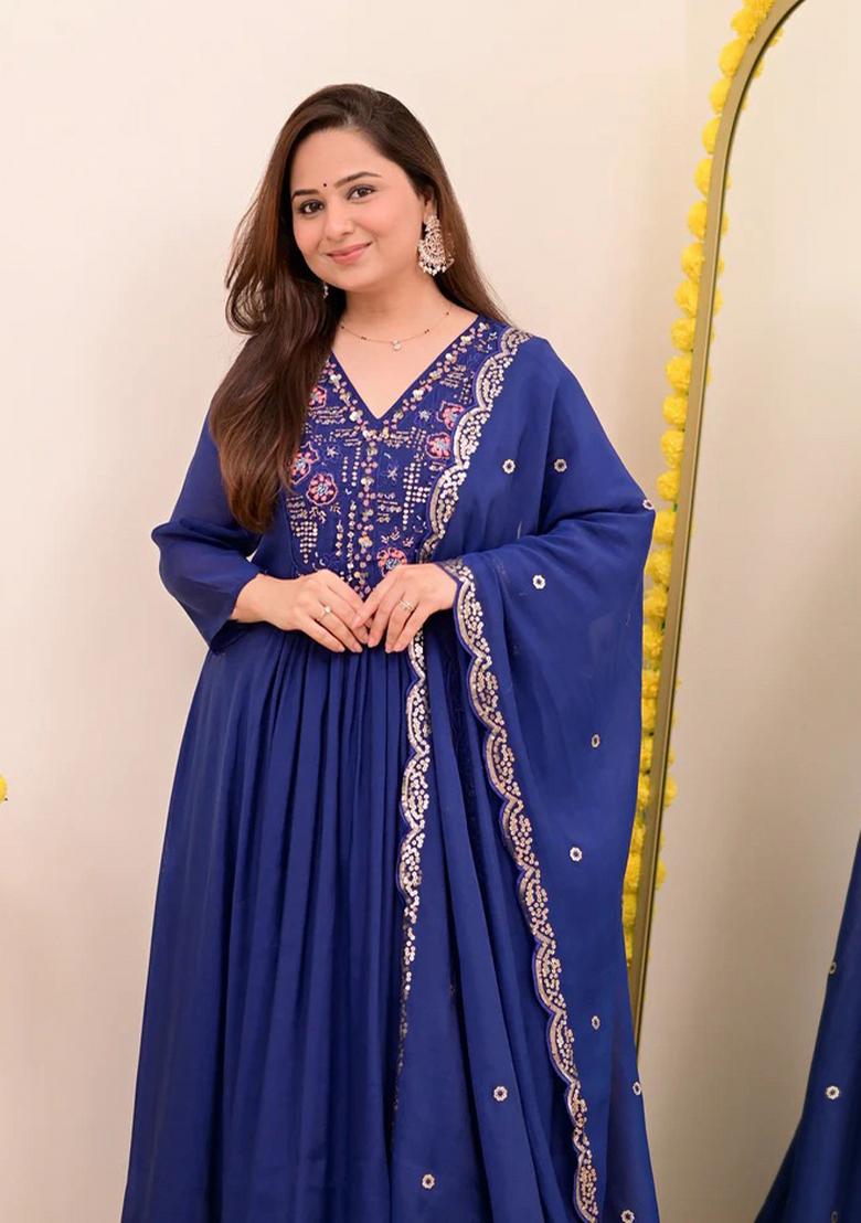 Blue Embroidery Chanderi Kurta Set - Indya