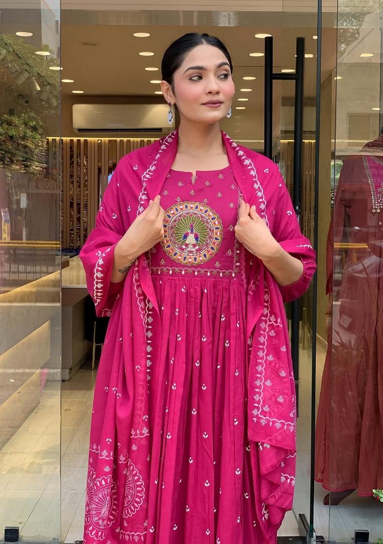 Pink Embroidery Rayon Kurta Set - Indya