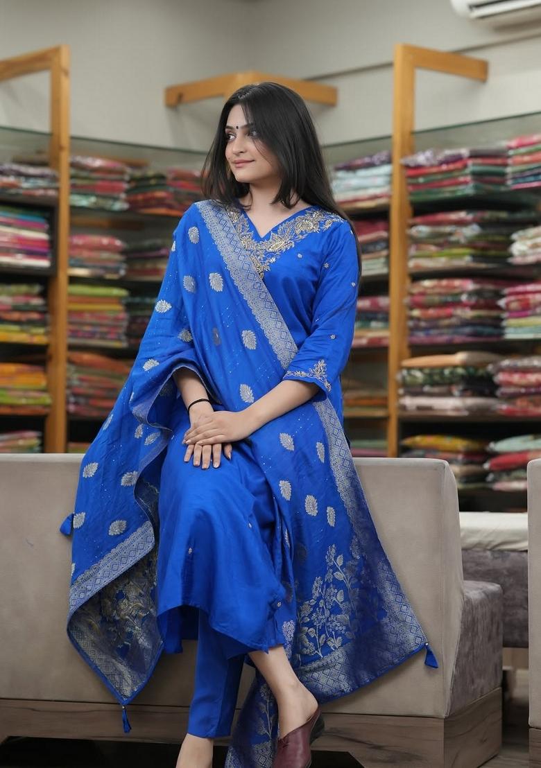 Blue Embroidery Silk Kurta Set - Indya