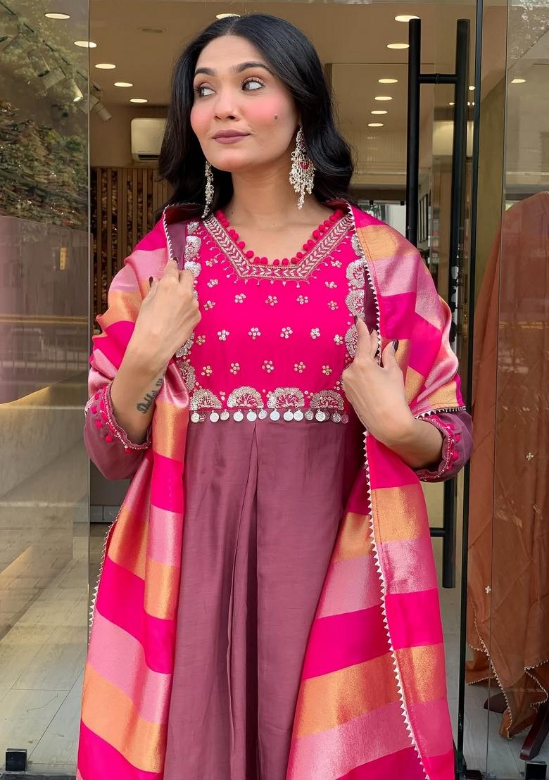 Mauve Embroidery Silk Kurta Set - Indya