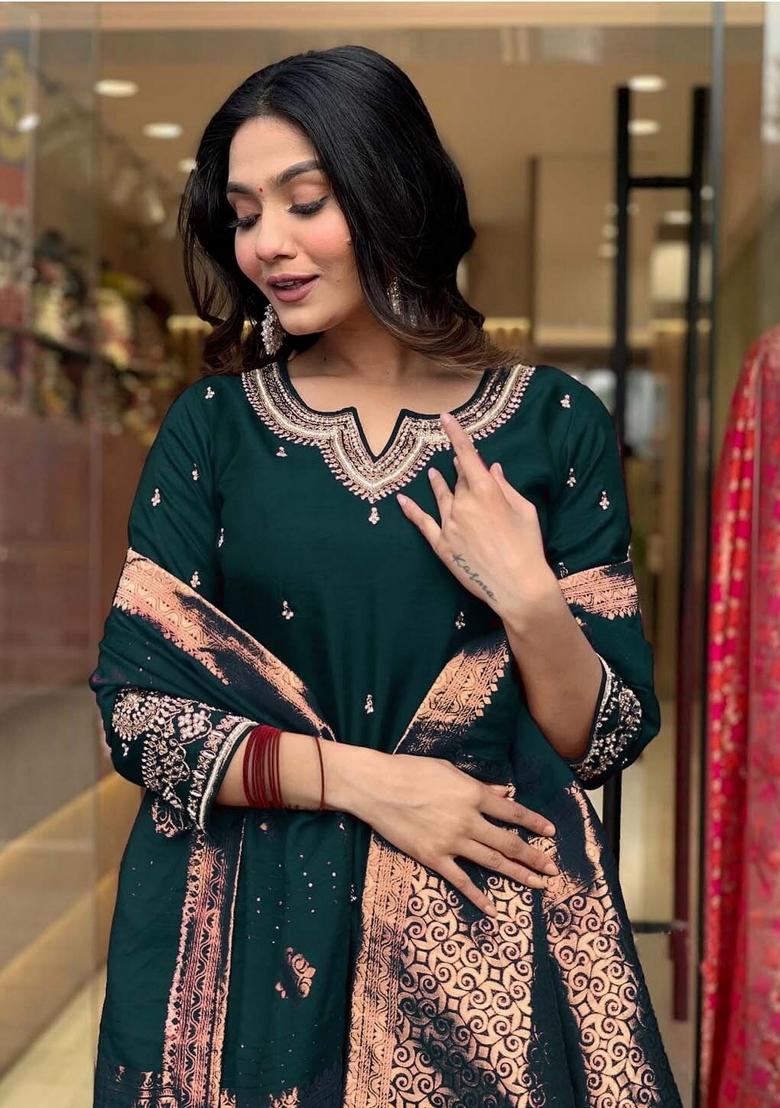 Green Embroidery Cotton Kurta Set - Indya