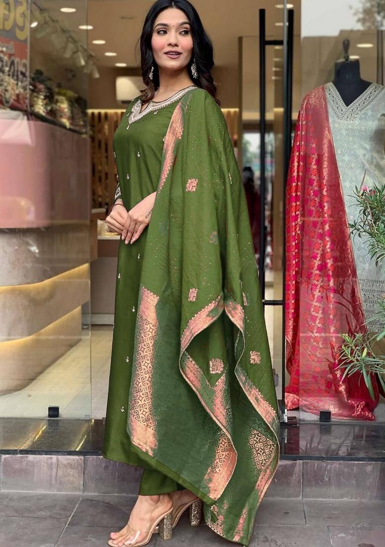 Green Embroidery Cotton Kurta Set - Indya