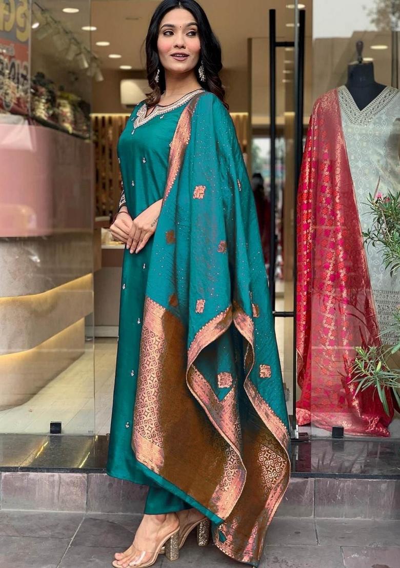 Green Embroidery Cotton Kurta Set - Indya