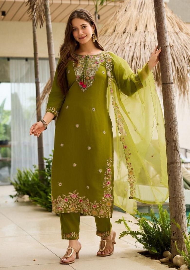 Green Embroidery Rayon Kurta Set - Indya