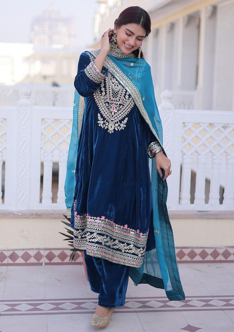 Green Sequence Velvet Kurta Set - Indya