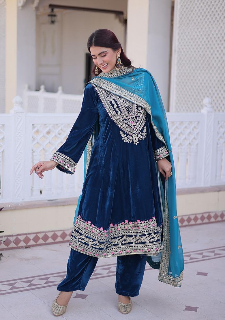 Green Sequence Velvet Kurta Set - Indya