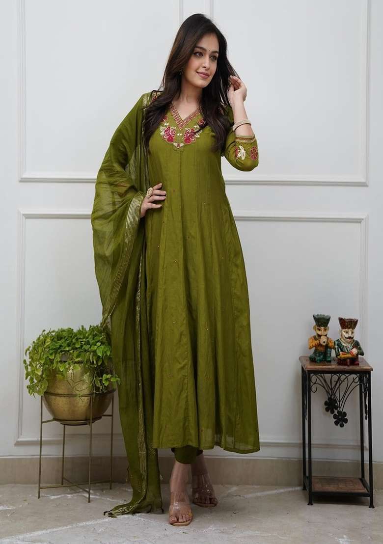 Green Embroidery Cotton Kurta Set - Indya
