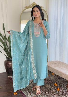Turquoise Embroidered Chanderi Kurta Set