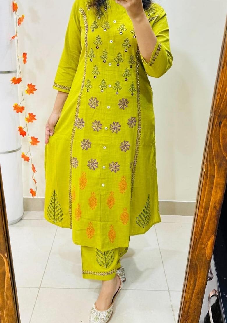 Green Embroidered Cotton Kurta Set - Indya