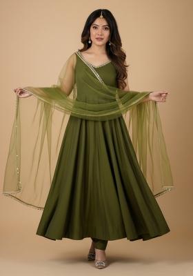 Mehendi Embroidered Silk Blend Kurta Set